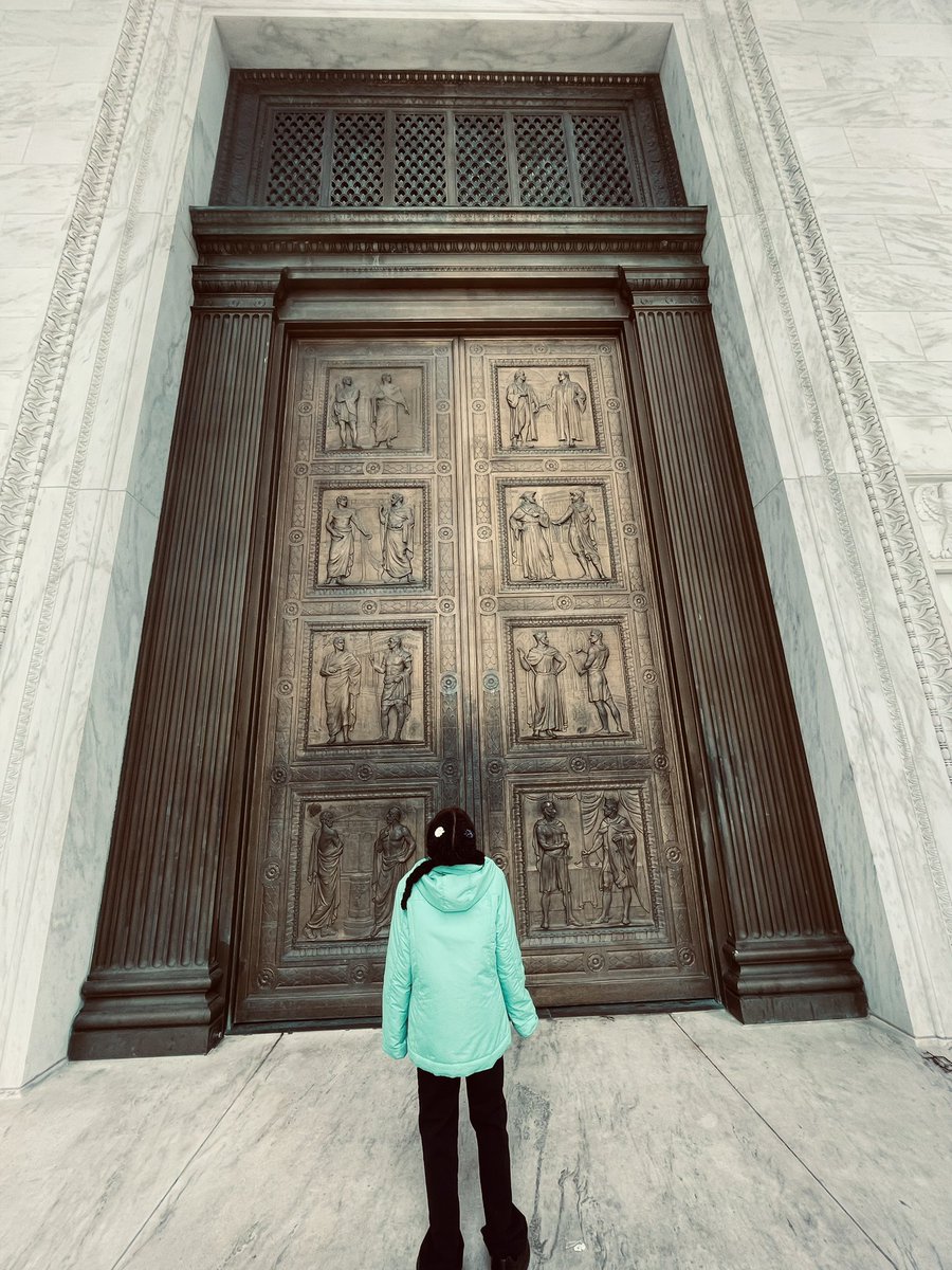 AskDrYola's tweet photo. After 232 years &amp; 115 prior appointments, a Black woman will finally walk through these doors as a Supreme Court Justice!!! #KetanjiBrownJackson #JudgeKetanjiBrownJackson #SCOTUS #Herstory #blackexcellence #askdryola https://t.co/ZqOsLqvwQI