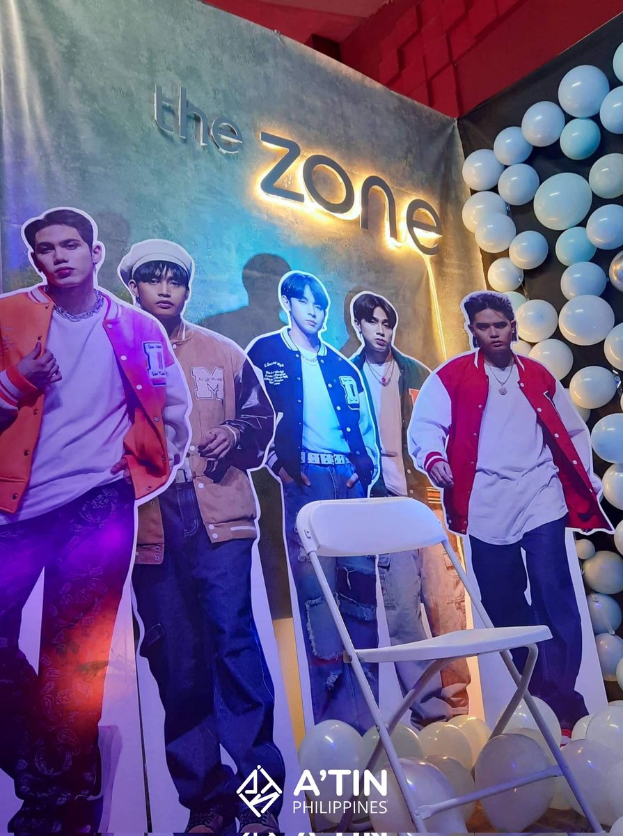 SB19_ATINph's tweet photo. #SB19 standees are ready to see you at Booth 6-7 here at @NewFrontierPh for @PPOPCONVENTION!

Share us your pictures with the hashtags #PPOPCONxATINforSB19!

@SB19Official 
#2022PPOPCON https://t.co/JeIo3e6Uos