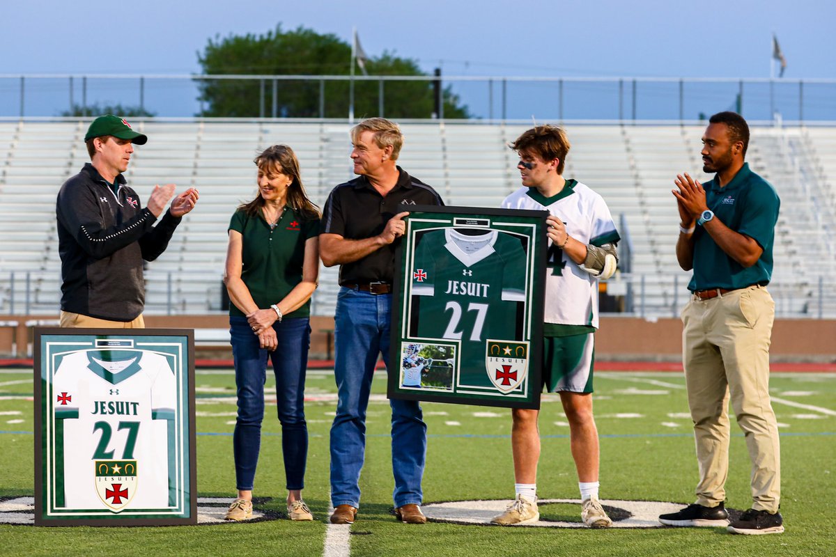SJ_Lacrosse's tweet image. Max Finney, Class of 2022. You’ll forever be 27 here at Jesuit. 

#amdg #wearesj #playfast