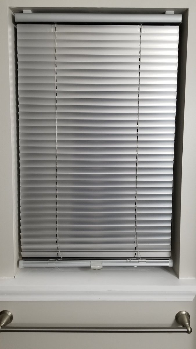 kenbeckles's tweet photo. Loving these new Brushed Aluminum cordless mini blinds from @Select_Blinds

#blindswelove #brushed #aluminum https://t.co/EaZYSZQNfh