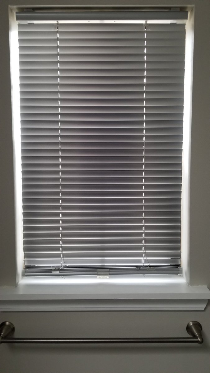 kenbeckles's tweet photo. Loving these new Brushed Aluminum cordless mini blinds from @Select_Blinds

#blindswelove #brushed #aluminum https://t.co/EaZYSZQNfh