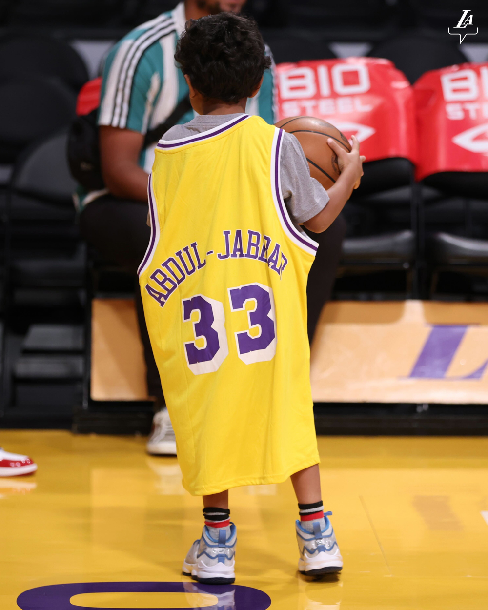 afdeling surfen zondaar Los Angeles Lakers on Twitter: "Tonight's giveaway in honor of the legendary Kareem Abdul-Jabbar's 75th birthday 🎂 https://t.co/guEqENXygq" / Twitter afdeling surfen zondaar Los Angeles Lakers on Twitter: "Tonight's giveaway in honor of the legendary Kareem Abdul-Jabbar's 75th birthday 🎂 https://t.co/guEqENXygq" / Twitter