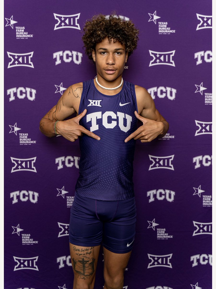 Gchamp2303's tweet photo. Thank you coach jackson @Tcuflyingfrogs and the rest of the TCU staff and athletes for bringing me and my family on my 🚨#2 official visit🚨  #gofrogs @Tyron__Stewart @f_princeton https://t.co/dxteSz9Z5Y