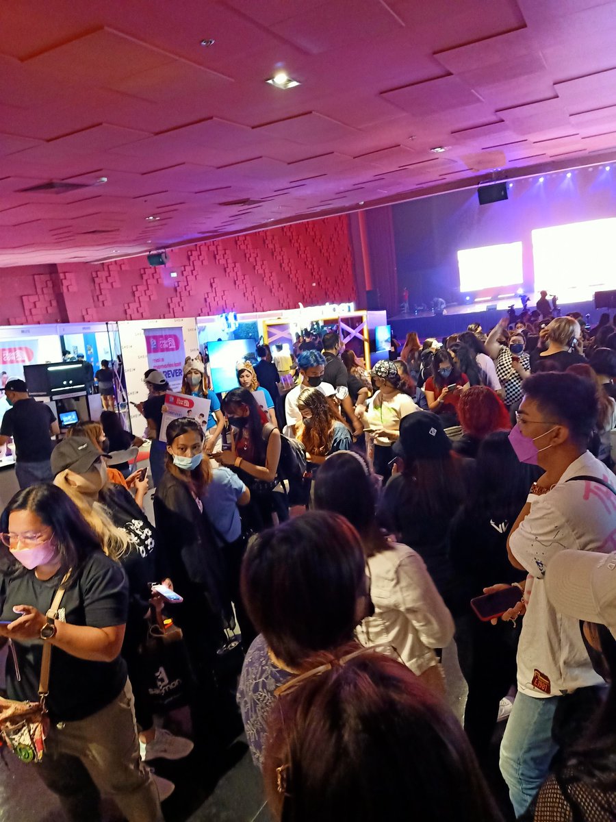 fjdsfanboy's tweet photo. current line up po ng @superior_son 🤯😱 https://t.co/zBzvfrHE3A