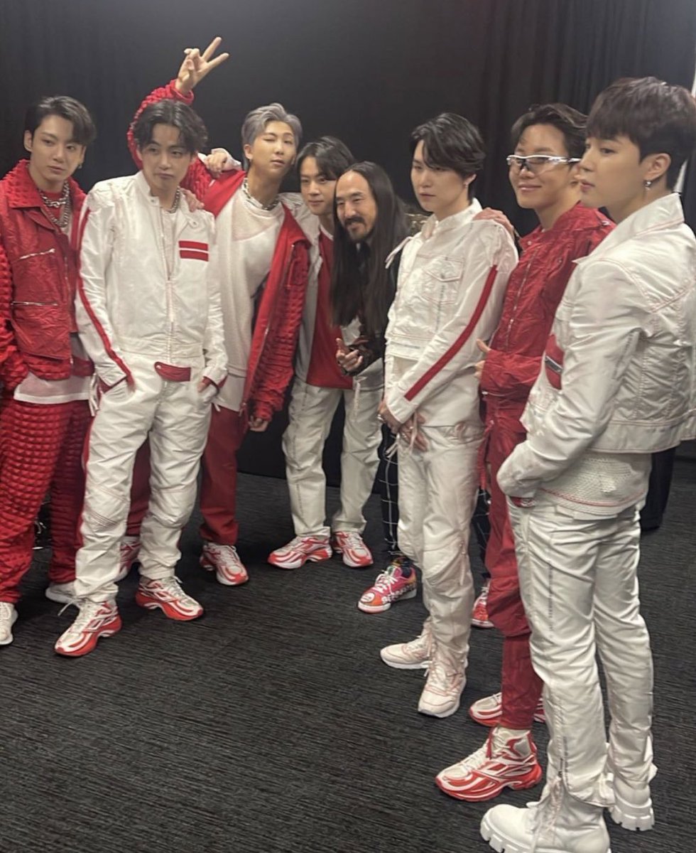 บังทันกับ Steve Aoki วันนี้!