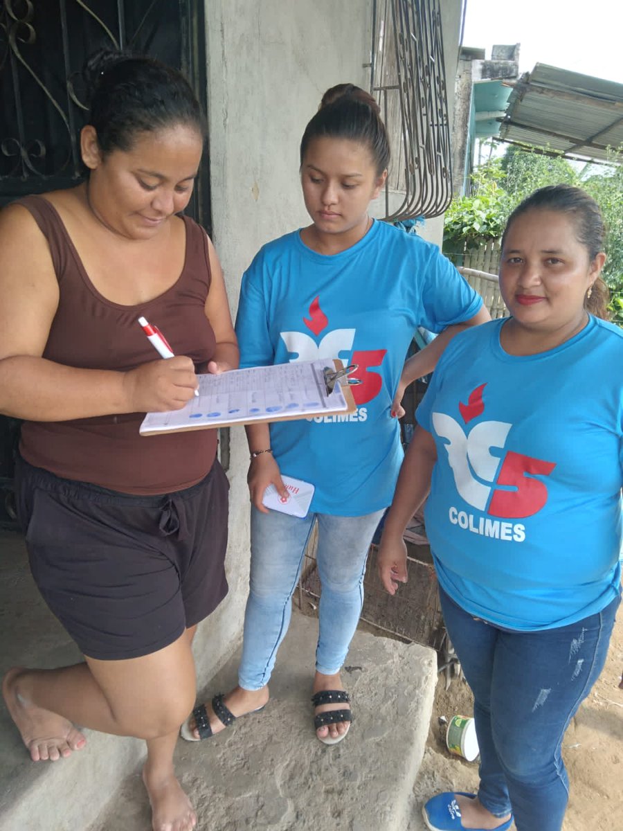 Distrito4G's tweet photo. #BasesDeLaRevolucionCiudadana  Seguimos trabajando con las
#BrigadasProvinciales liderada por Carlos Castro en el canton #Colimes ,visitamos la Parroquia San Jacinto donde la ciudadania reconoce que con @MashiRafael estabamos mejor! 
@VeroGuevarav @ArturoJEscala https://t.co/iKI1J2TzKw