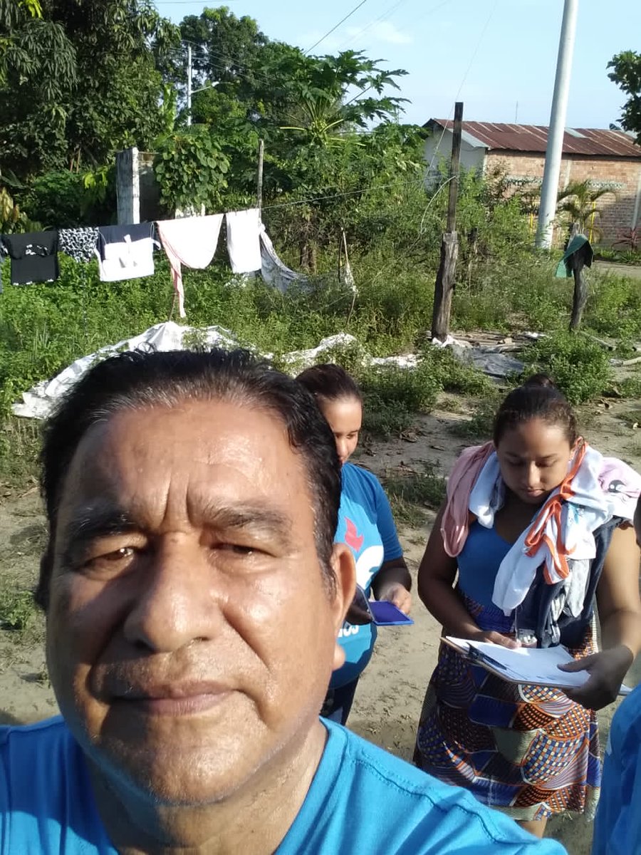 Distrito4G's tweet photo. #BasesDeLaRevolucionCiudadana  Seguimos trabajando con las
#BrigadasProvinciales liderada por Carlos Castro en el canton #Colimes ,visitamos la Parroquia San Jacinto donde la ciudadania reconoce que con @MashiRafael estabamos mejor! 
@VeroGuevarav @ArturoJEscala https://t.co/iKI1J2TzKw