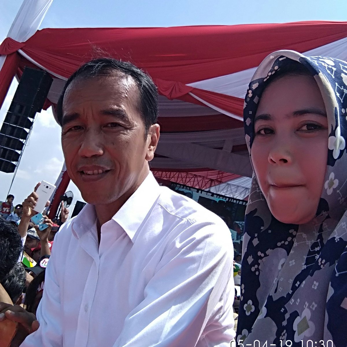 Dari Tanah Sunda 🇮🇩, saya senang bersama puluhan juta Generasi Optimis akan Terus  Mendukung Presiden Jokowi Untuk Indonesia Lebih Maju.

#SayaBersamaJokowi