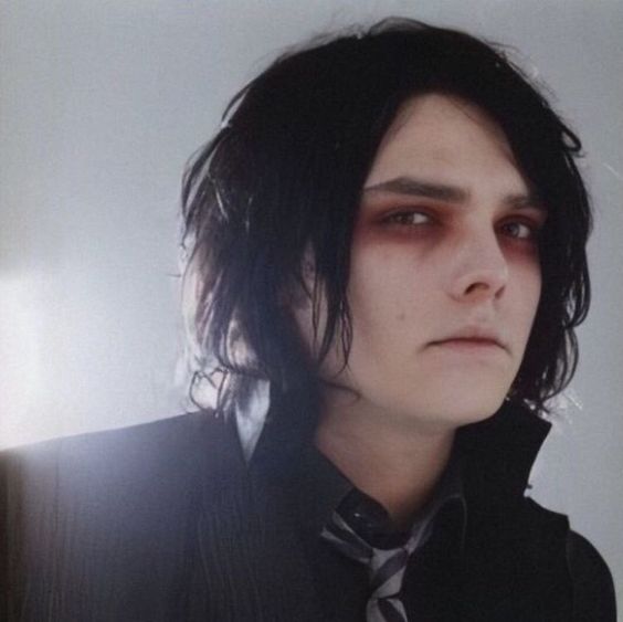 Happy birthday my beautiful beautiful gerard way 