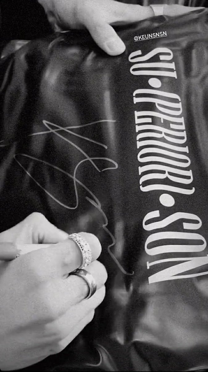 Cheykeun5's tweet photo. I will really pray for this clothing line to grow much bigger than  I imagined 'cause for now I'm still too broke to purchase, soon I'm literally claiming that I can buy this items from our dear Ken.🤞🖤💙

#2022PPOPCON
@SB19Official #SB19
#Bazinga_SB19 is my hype song! https://t.co/KDDczYbnEg