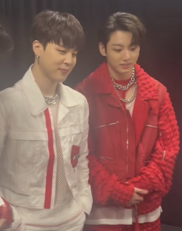 กุกมินน่ารักจังไม่ห่างเลย🤍❤️

#kookmin