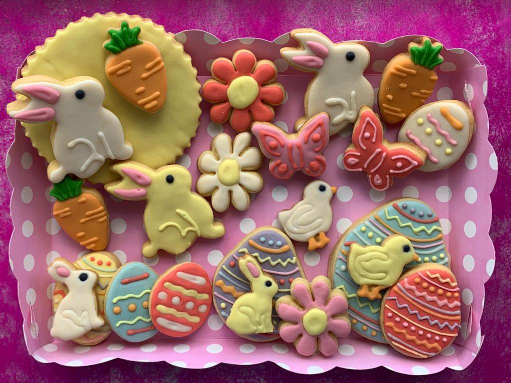 efnv94's tweet photo. Mi novia está haciendo su emprendimiento de galletitas personalizadas y decoradas. ¿Me pueden ayudar con un RT para que llegue a quien necesite un regalo práctico, delicioso y conveniente para cumpleaños y festejos?

¿No me cree? Venga mire y vea. 

https://t.co/klq1E1KC4M https://t.co/zDRiwi7HTj