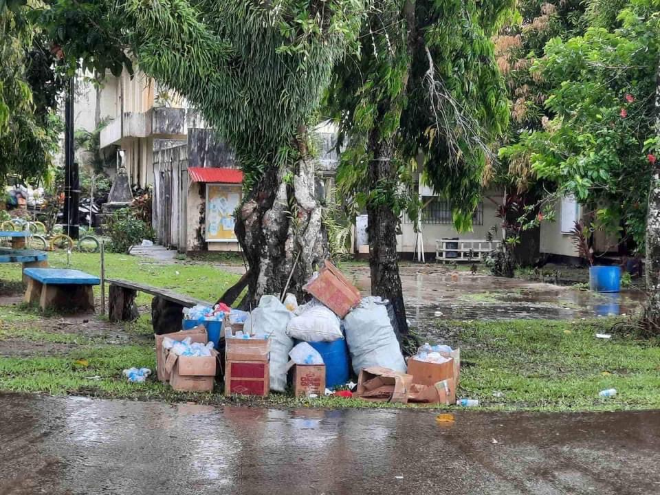 rapplerdotcom's tweet photo. The University of Eastern Philippines (UEP), in a Facebook post shared on Saturday morning, April 9, called out the organizers of the UniTeam rally for leaving behind trash from yesterday's event. #PHVote #WeDecide | via @lanceuylim https://t.co/Oge3ssPIcG