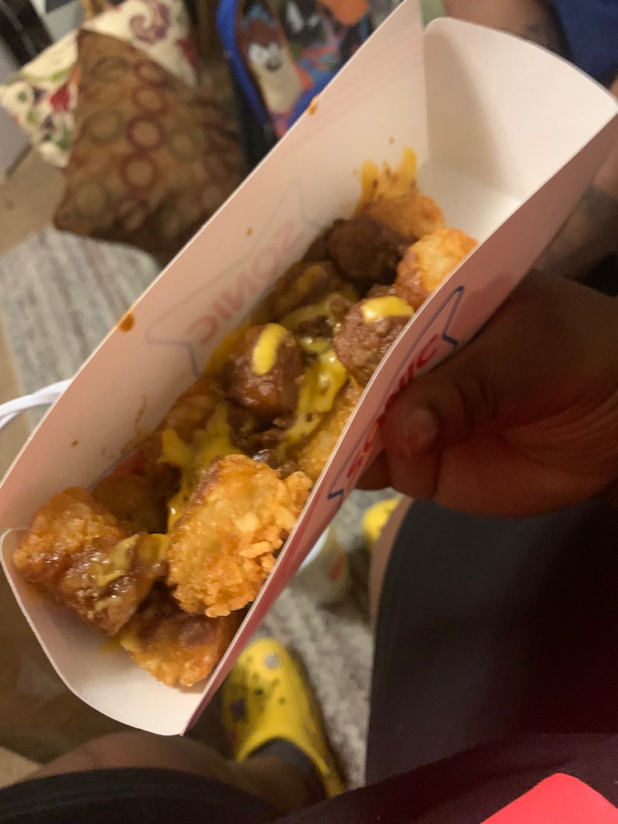 King_Danny_Duh's tweet photo. @sonicdrivein wtf is this bs. Y’all playing with my goddamn tots every fucking time I order them. It don’t matter if the bitch is a small or a large yall never fill that bitch. I feel like if I’m paying $5.99 for some damn tots y’all should fill my fucking crate bitch. https://t.co/4EqfFp0UjN