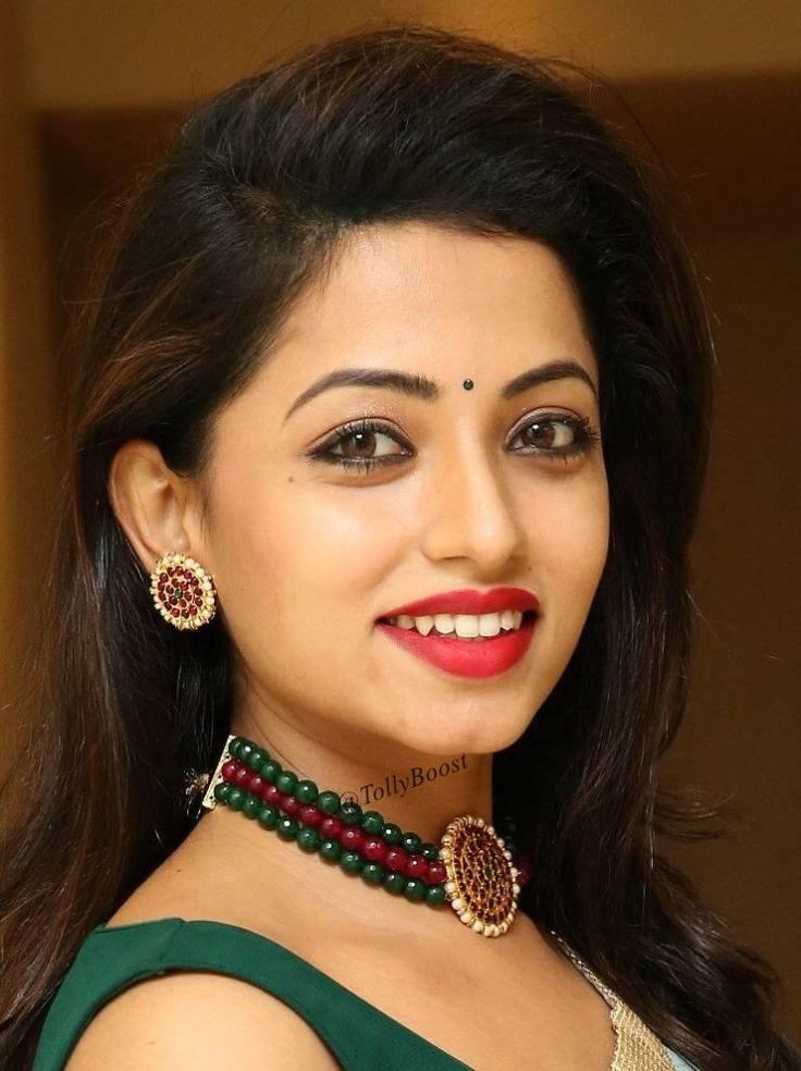 rcrationprofile's tweet photo. #navyaswamy #actress #cute #Face https://t.co/j0a40e24EM