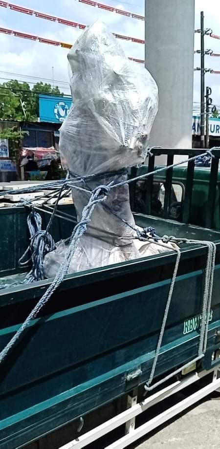 malcon_ph's tweet photo. JUST IN: Renowed metalsmith Ram Mallari Jr.'s million-peso worth Batman lifesize statue is set to arrive at SM Center Pulilan today at the last day of MALCON RETURNS! Catch the unveiling of the steampunk-inspired 7-foot statue in time for the recently released Warner Bros. movie. https://t.co/AIo8dIpmPT