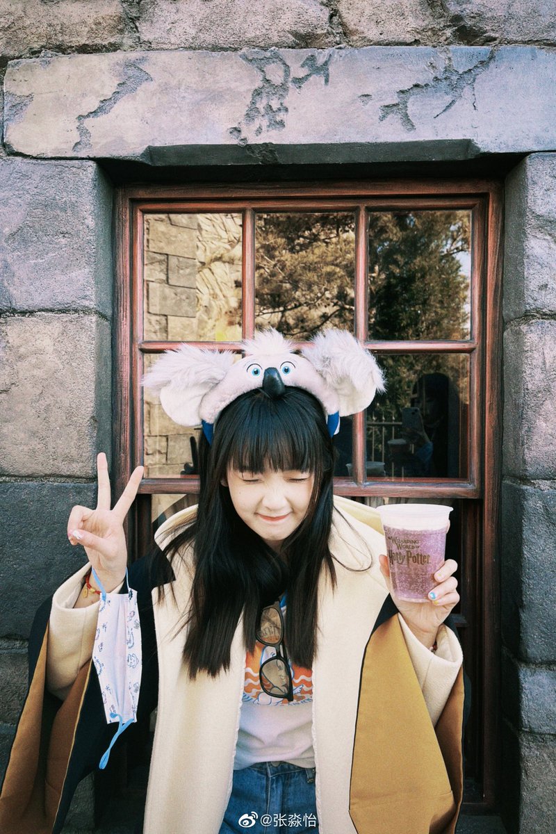 MlAOYl's tweet photo. @euusaem Hello, Eunsaem! Thanks to you that you hoping so, it indeed went well. New friend named Miaoyi volunteering to smile to you so you can accomplish your mission. TMI: I went to Universal Studio days ago and it was FUN! https://t.co/OpwmZ3mpdZ