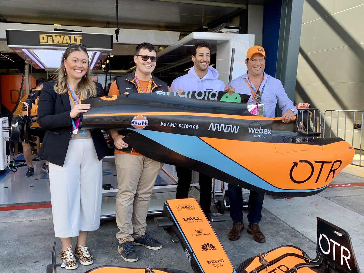 ShaunaWu's tweet photo. @Smartsheet with @corey_tutt @DeadlyScience and @danielricciardo on qualifying say at the #ausgp https://t.co/1fdwY7U8Xw
