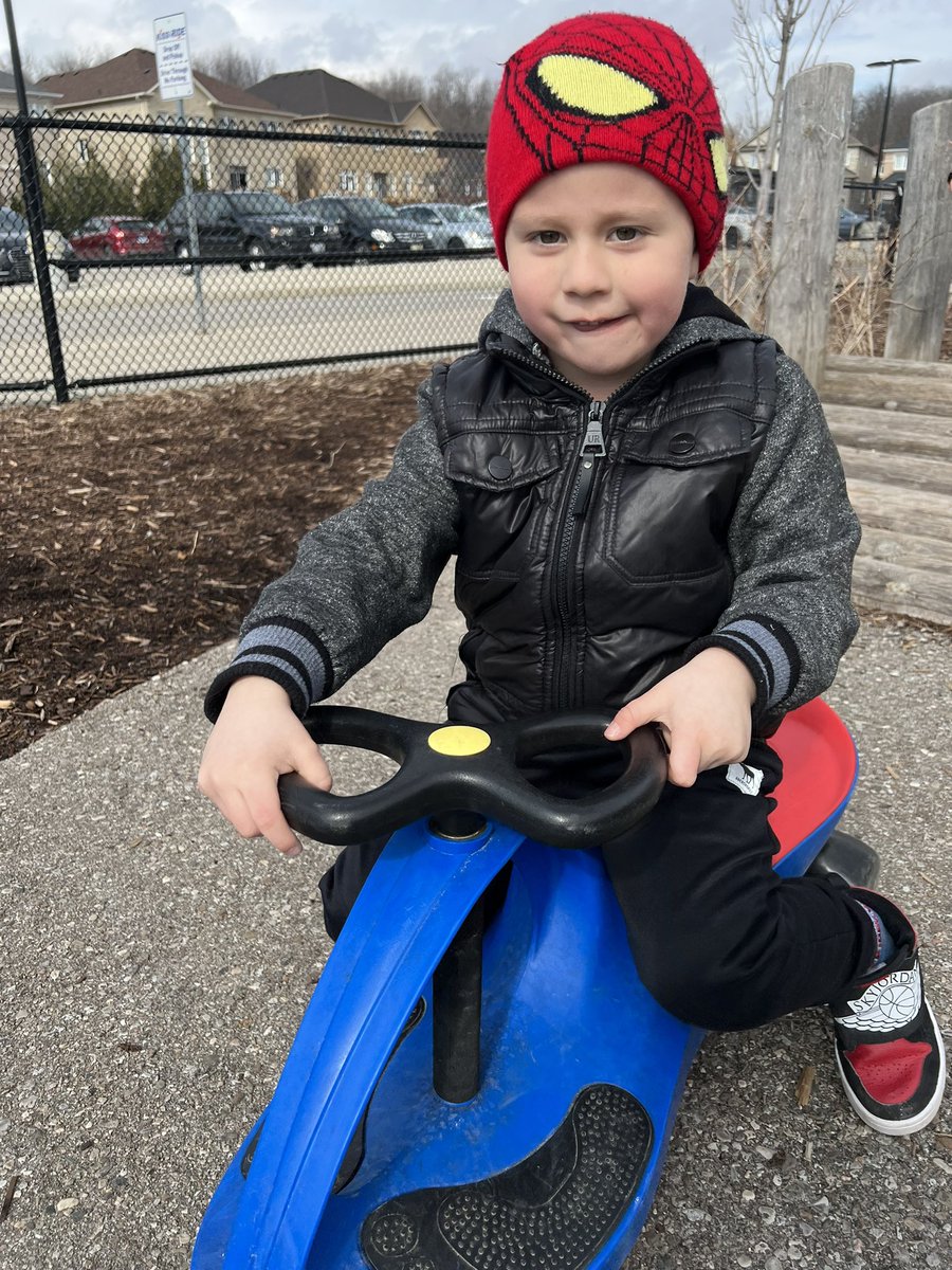 Some outdoor fun today with students in <a href="/RoGoFDK_104/">Ms. Ross and Mrs. Goverde</a> class! 🌤<a href="/stalphonsaDP/">St. Alphonsa Catholic Elementary School</a>