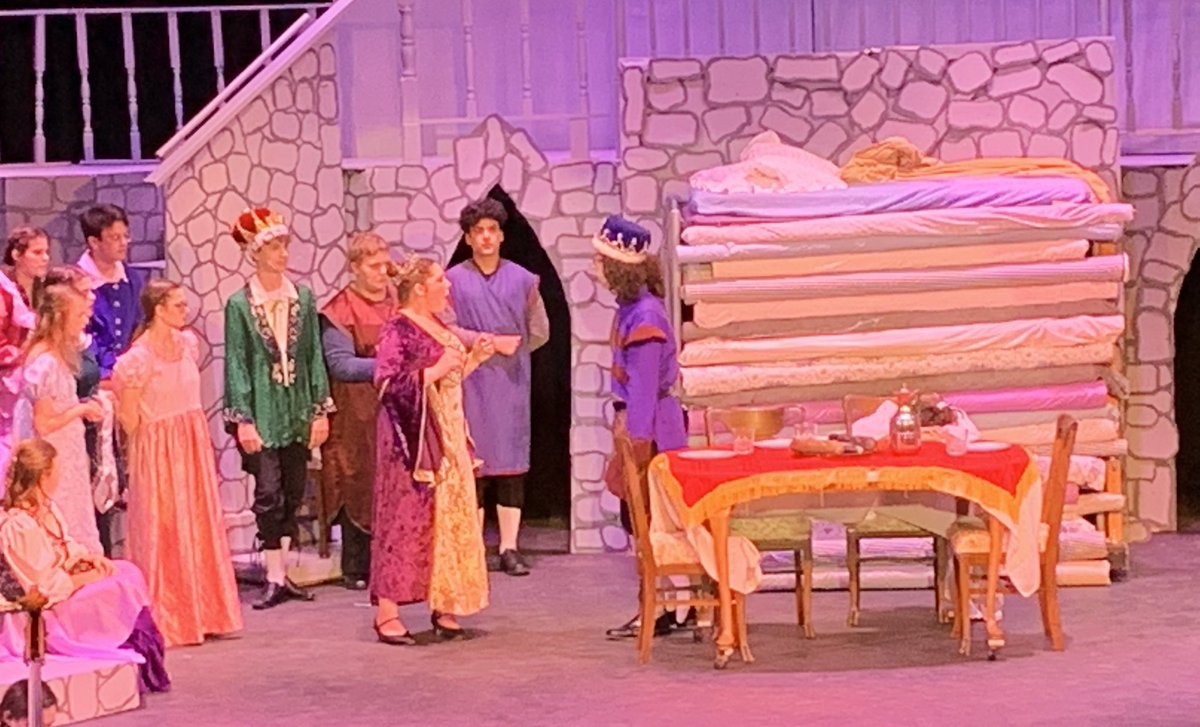 kelleycasper's tweet photo. Great performance tonight of Once Upon a Mattress by @LEHS_Theater. What an amazing group of talented young actors and singers! You could tell hours and hours of rehearsals went into to making this production so entertaining.
#WEareLakota https://t.co/6wBVW6gTKR