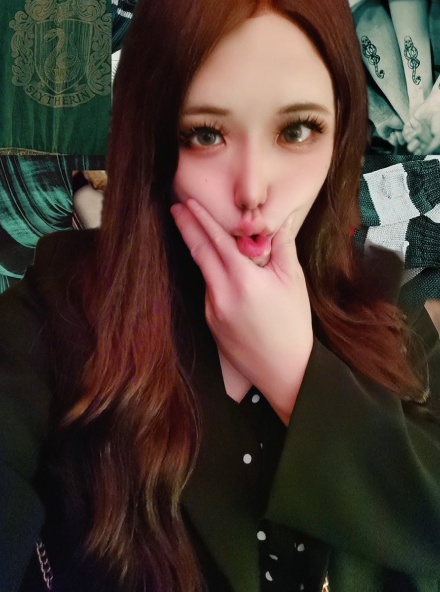 我觉得我被推特贴了某些奇怪的tag，然后导致我被限流了。回想一下，大概是我嘲讽了一通YouTube双标的"言论自由"后，就被限流了。🌝 https://t.co/II5tjBVWgZ