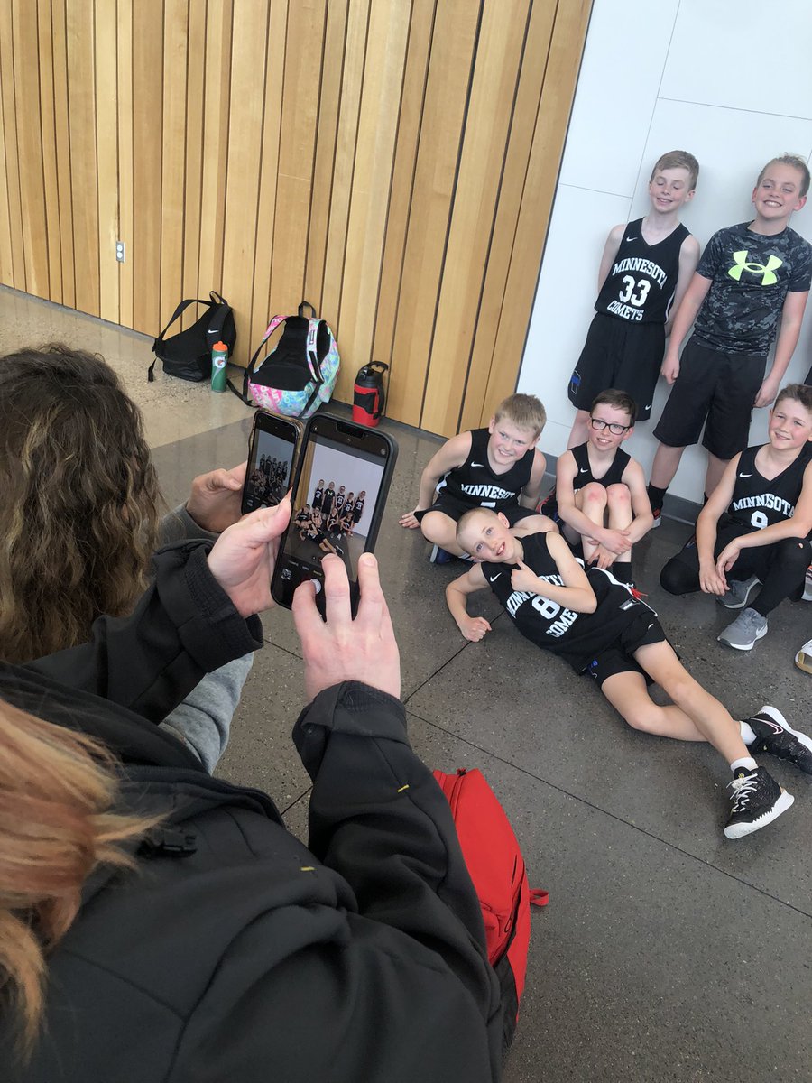 PhotosOfPhotos1's tweet photo. Wow!! These boys sure like posing for photos #photosofphotos #mncomets @MNCometsElite https://t.co/TgiGRFgu9p
