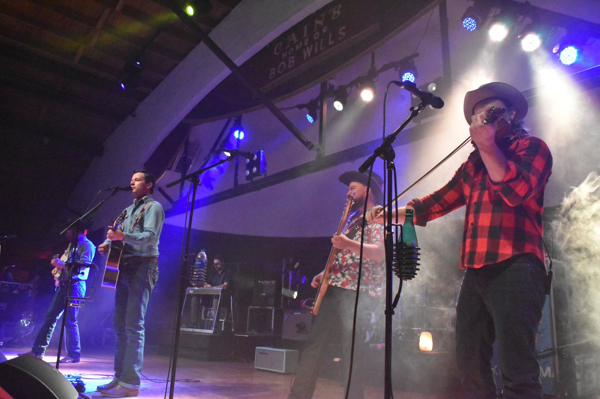 I can officially report that at about 9:50 Tulsa Time, the Turnpike Troubadours officially reunited. Everything is right in the world, at least for this brief moment. Never, NEVER give up hope. In anything.