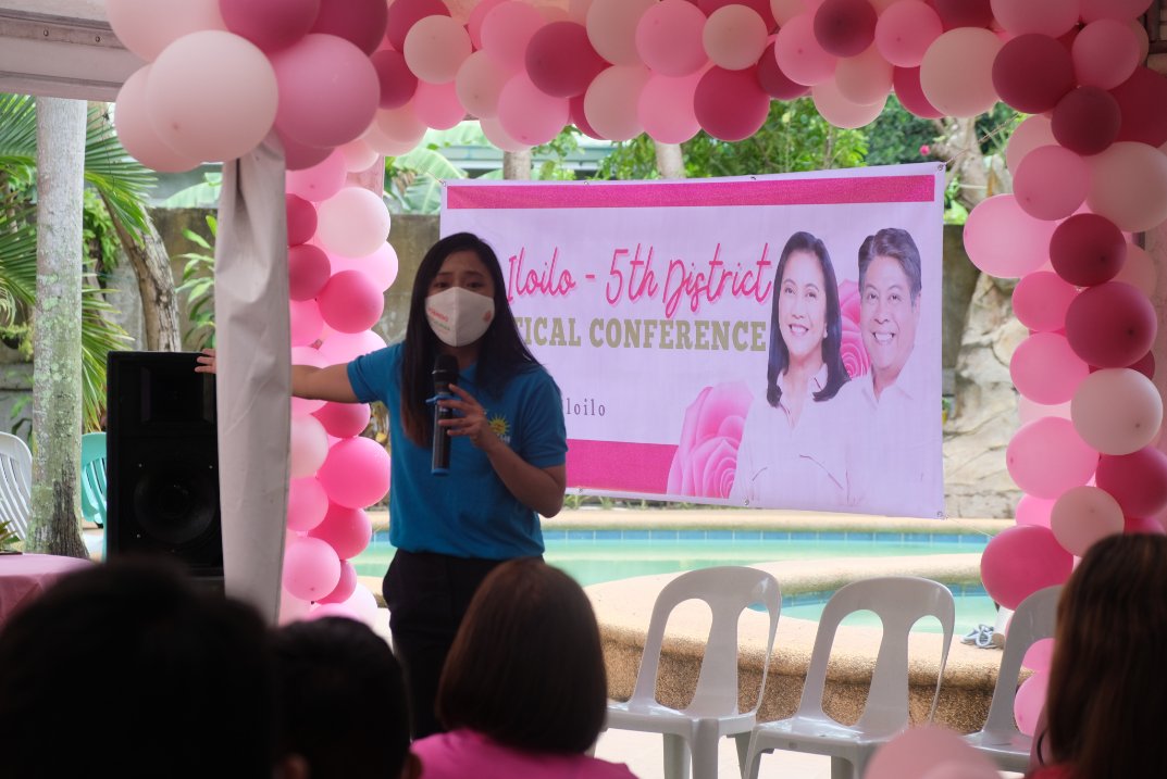 rrjjjyyyy's tweet photo. On the Day of Valor, Kabataan Partylist representative Sarah Elago speaks before a political conference of volunteers and municipal coordinators from the 5th congressional district of Iloilo. 

#MovePHSummit https://t.co/GIlMRspepC