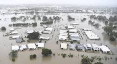 CaraMia200's tweet photo. @SSymles Agree friend. #LNPClimateCriminals forfeited right to be part of our future,as we grapple belatedly w/failures to arrest #climatecalamity. 
Imagine if #Australia’s #LNPGovt actd on obligatn to protect us from REAL threat to our safety,instead of diverting ppl w/ bullshit.#auspol https://t.co/ezx0RdDXDL