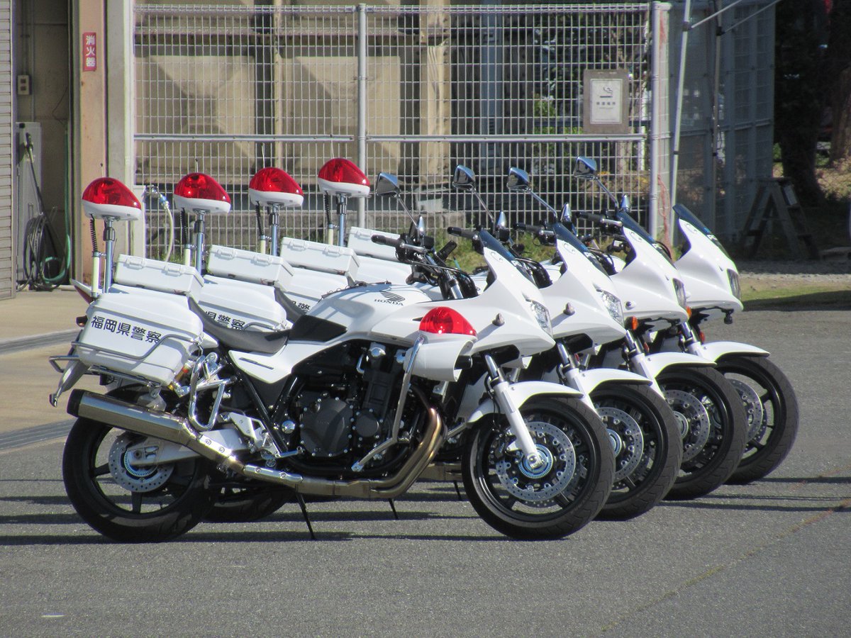 kitakyu_pc's tweet image. 本日も絶好の交通指導取締日和☀
#HONDA 
#CB1300P 
#福岡県警察
#交通機動隊