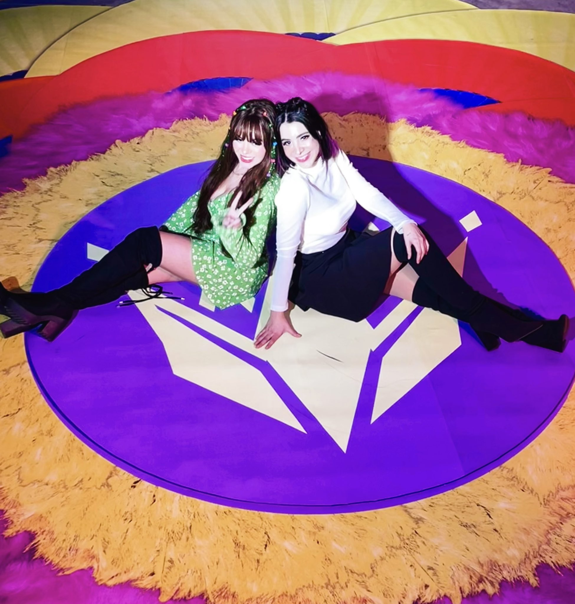 TW Pornstars - Danyancat 🐰. Twitter. Fotito con @MachikaYT en el evento de hoy 💖💜✨. 3:16 AM - 9 Apr 2022