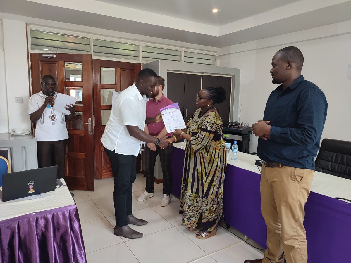 FesKenya's tweet photo. Together with the @COTU_K, we conducted the Global Outlook Trade Union School training for the 2021 cohort with the objective of building the capacity of young trade union leaders and members to effectively represent workers in a rapidly changing labour market https://t.co/jHKdzv6kSp