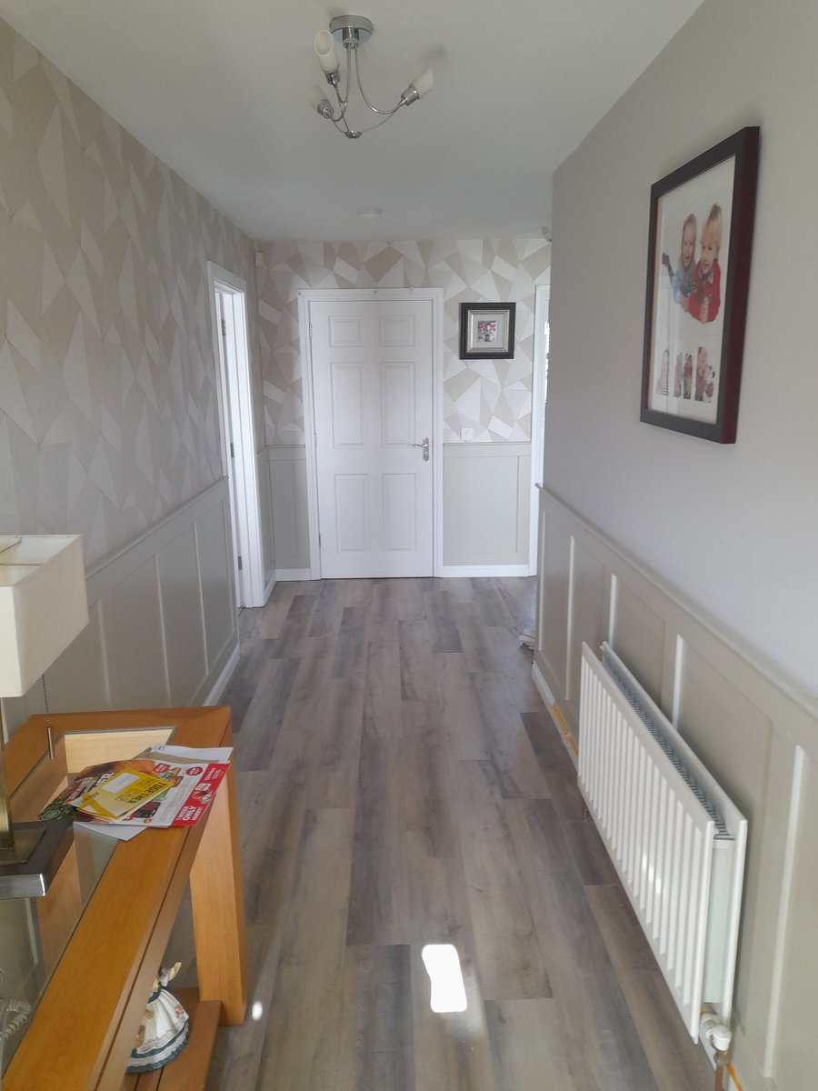 Panel all done <a href="/ZinsserUK/">Zinsser UK</a> #bin #bullseye finished in <a href="/CrownTradePaint/">Crown Trade Paints</a> #fastflow mixed to F@B Bone.