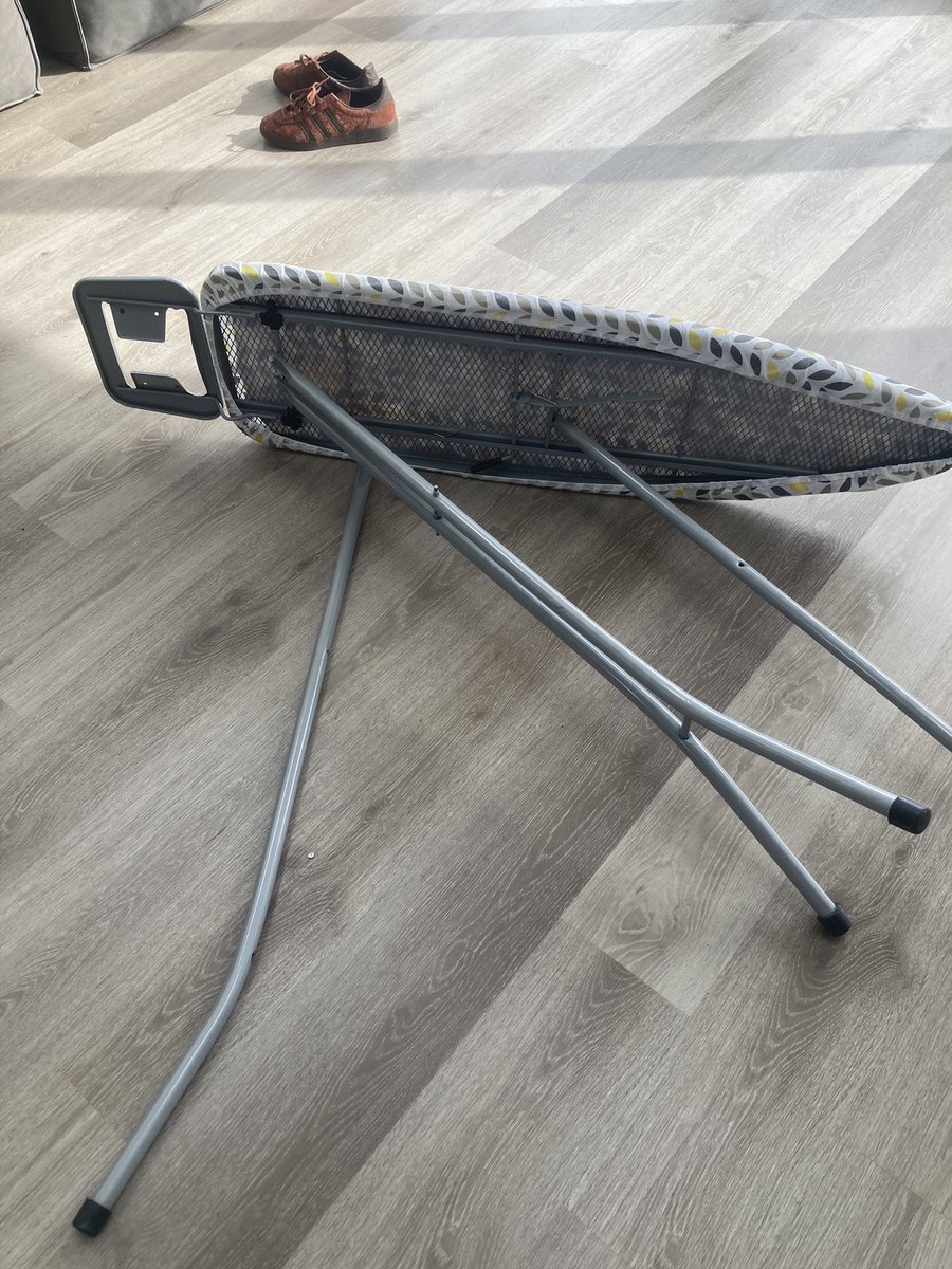 bootlegger1974's tweet photo. Jesus wept she’s gunna go mad I’ve bust the ironing board https://t.co/xasnN3aYVB