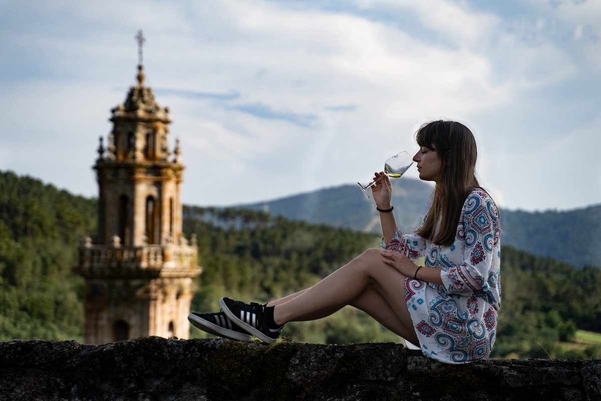 📻#MVRadioT7x27 #EspañaEnRuta 

<a href="/DiegoRuizRV/">Diego Ruiz RV</a> quiere descubrirnos este paraíso cercano. Nos lleva a #Galicia, más concretamente a la provincia de #Ourense. Descubre con nosotros <a href="/RutaVinoRibeiro/">Ruta del Vino Ribeiro</a> y disfruta al máximo de  #ORibeiro. #Enoturismo

👇 #Radio
bit.ly/2YA6WaP