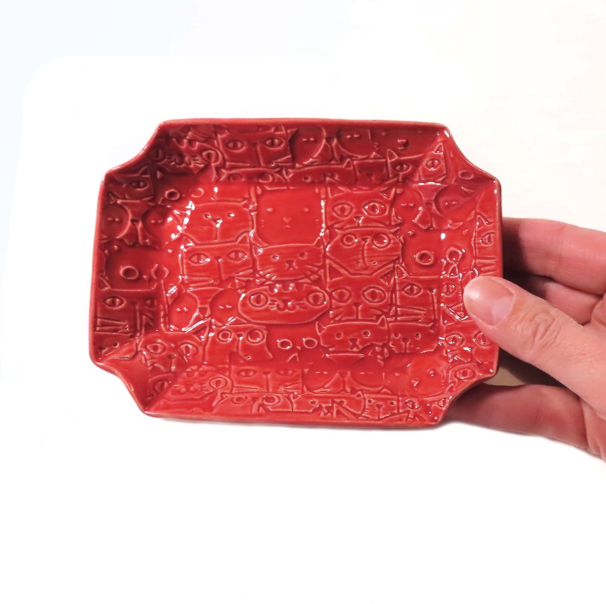 JKCJewelry's tweet photo. Red Cat Faces Rectangle Soap Dish, Ceramic Dish, Pottery Plate, Spoon Holder, Tea Bag Holder, Hand Built Pottery, Gift Idea, Décor https://t.co/gpEkaqAXQI #ceramics #art #handmade #pottery #RectangleDish https://t.co/mTyAQcK7lC