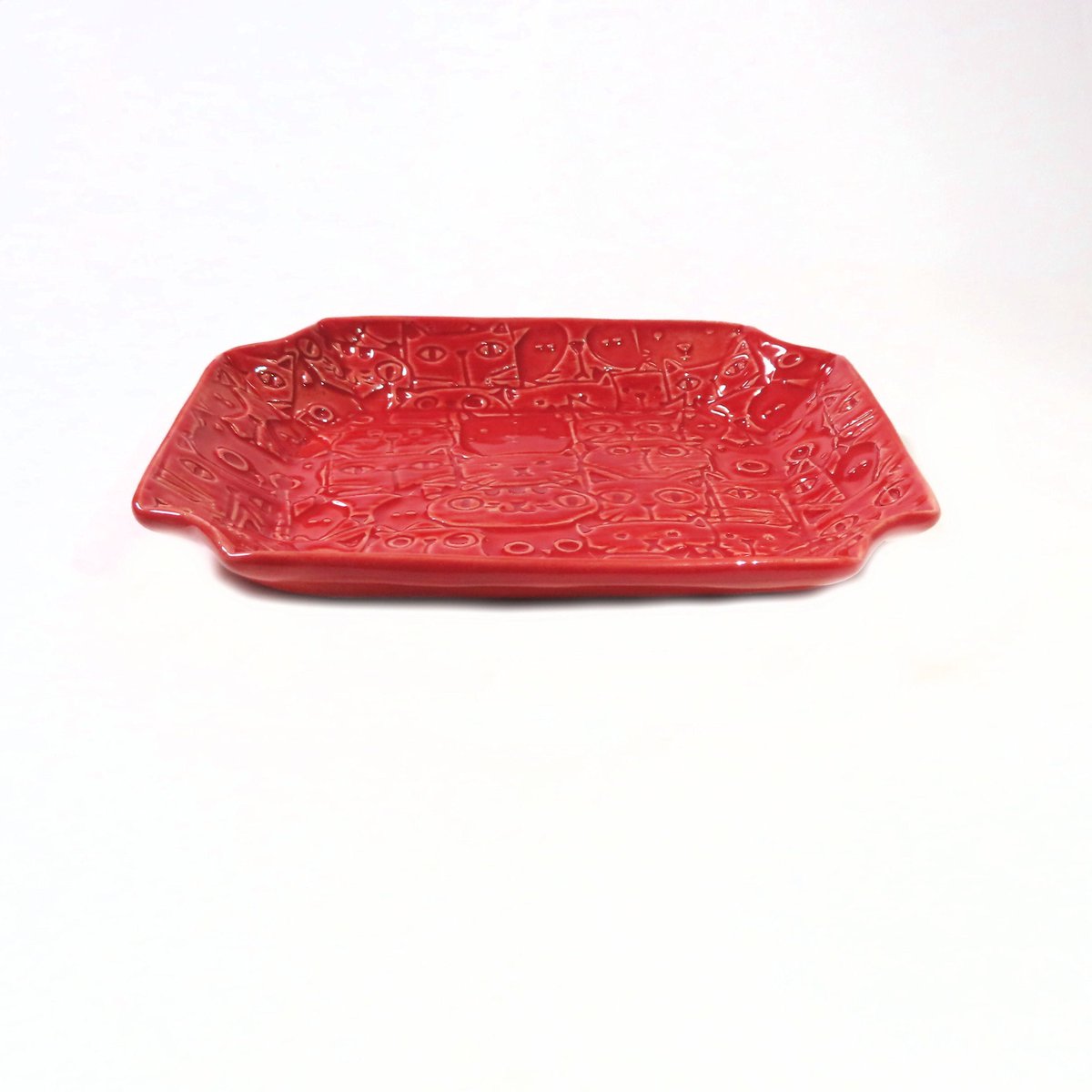 JKCJewelry's tweet photo. Red Cat Faces Rectangle Soap Dish, Ceramic Dish, Pottery Plate, Spoon Holder, Tea Bag Holder, Hand Built Pottery, Gift Idea, Décor https://t.co/gpEkaqAXQI #ceramics #art #handmade #pottery #RectangleDish https://t.co/mTyAQcK7lC