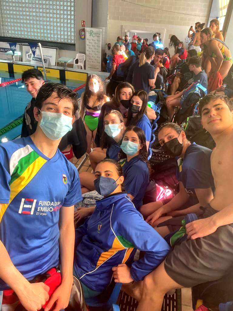 CDEElValle's tweet photo. #NAT Nuestro Equipo en el #OpenABSJUN de Torremolinos  #VDeVikingos💪#ConMuchoFlow🏊‍♂️🏊‍♀️ #SomosValle✌ https://t.co/niVqd3D4u5