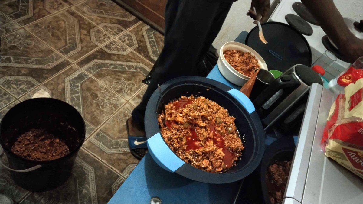 CopiousWar's tweet photo. So apparently I'm starting an #Atchaar business next week. People are coming to my place asking for Atchaar, I might as well start because I told them the last one had #sold out (that was a lie that started the whole business 😂😂😂)...CW~ https://t.co/Dj2BzCZjRU