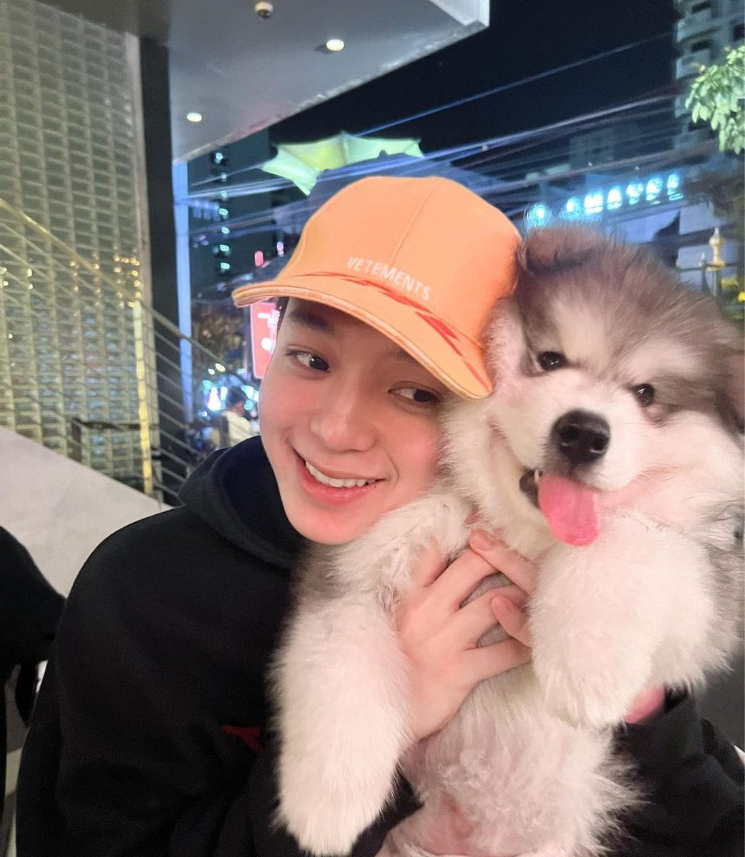 Chompoo3626's tweet photo. มันเป็นนุ้บนิ้บๆๆๆ  อยากบีบแจ้มม คิดถึ้งงง🦊🦊🤏🏻😊
#บาสเด็กอ้วนที่แท้จริง
#bbasjtr https://t.co/MKkxNp2vTr