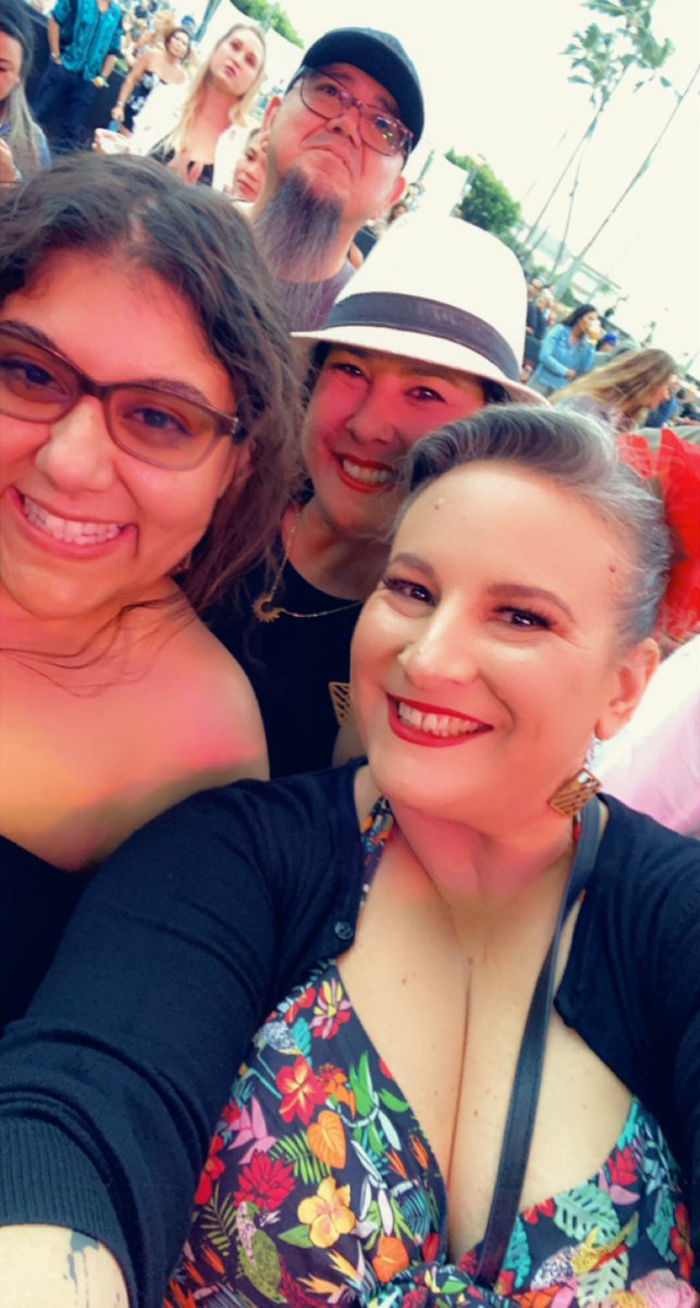 lckellam's tweet photo. I was just ON THE RAIL in #MAUI for @Iration with my girls @Thechargermama and Laura!!! And got my SetList! Thank you @AdamIration https://t.co/Y5zjrR37hf