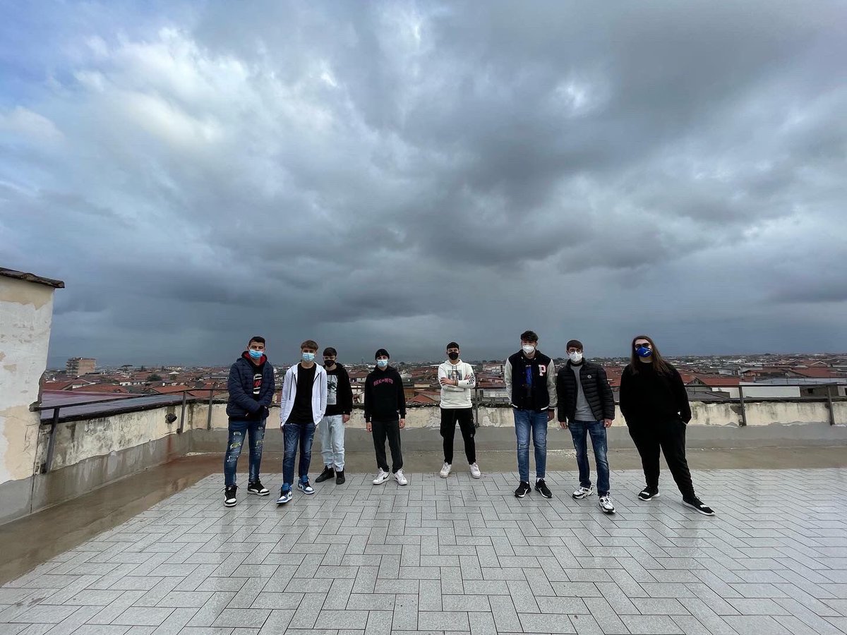 STOTW_3Asp's tweet photo. Ripercorriamo con le foto i cinque mesi trascorsi con #asoc2122 I sentimenti che abbiamo provato durante questo periodo sono stati tanti: dalla gioia allo scoramento, dall'entusiasmo alla delusione. #monithon #3Asp #liceofermiparete #ascuoladiopencoesione #opencoesione #lavoro https://t.co/o6J796uBKl
