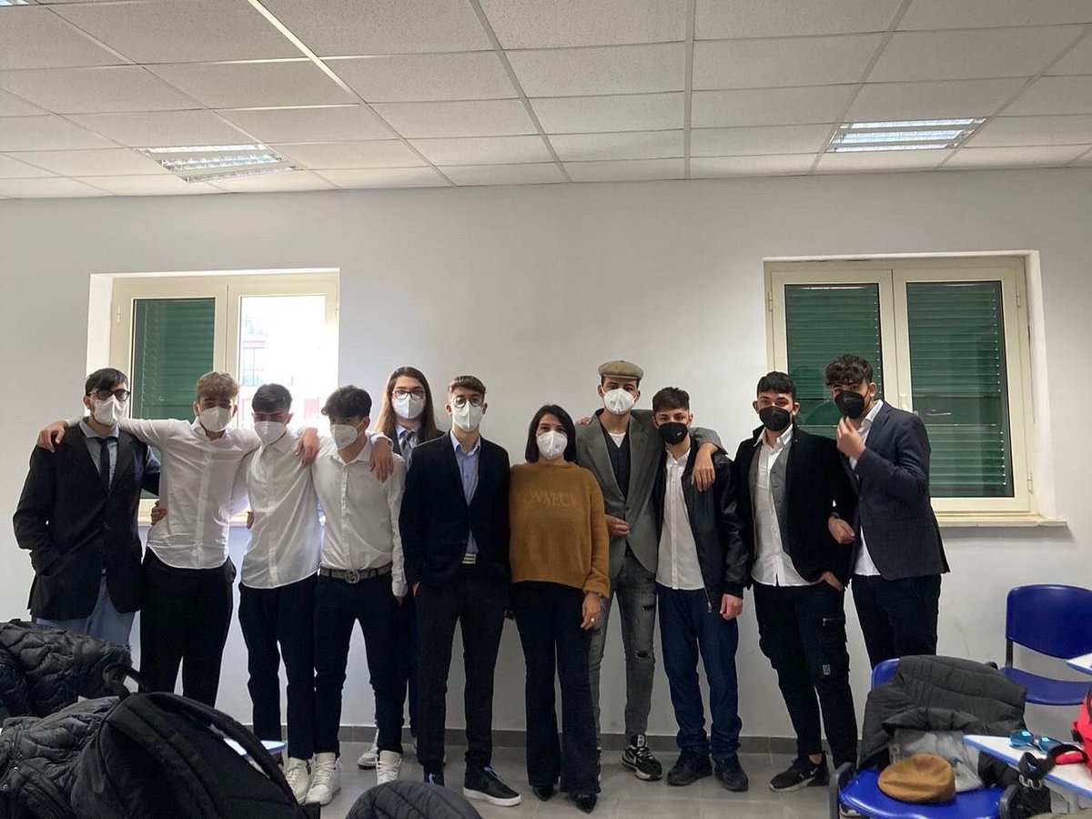 STOTW_3Asp's tweet photo. Ripercorriamo con le foto i cinque mesi trascorsi con #asoc2122 I sentimenti che abbiamo provato durante questo periodo sono stati tanti: dalla gioia allo scoramento, dall'entusiasmo alla delusione. #monithon #3Asp #liceofermiparete #ascuoladiopencoesione #opencoesione #lavoro https://t.co/o6J796uBKl