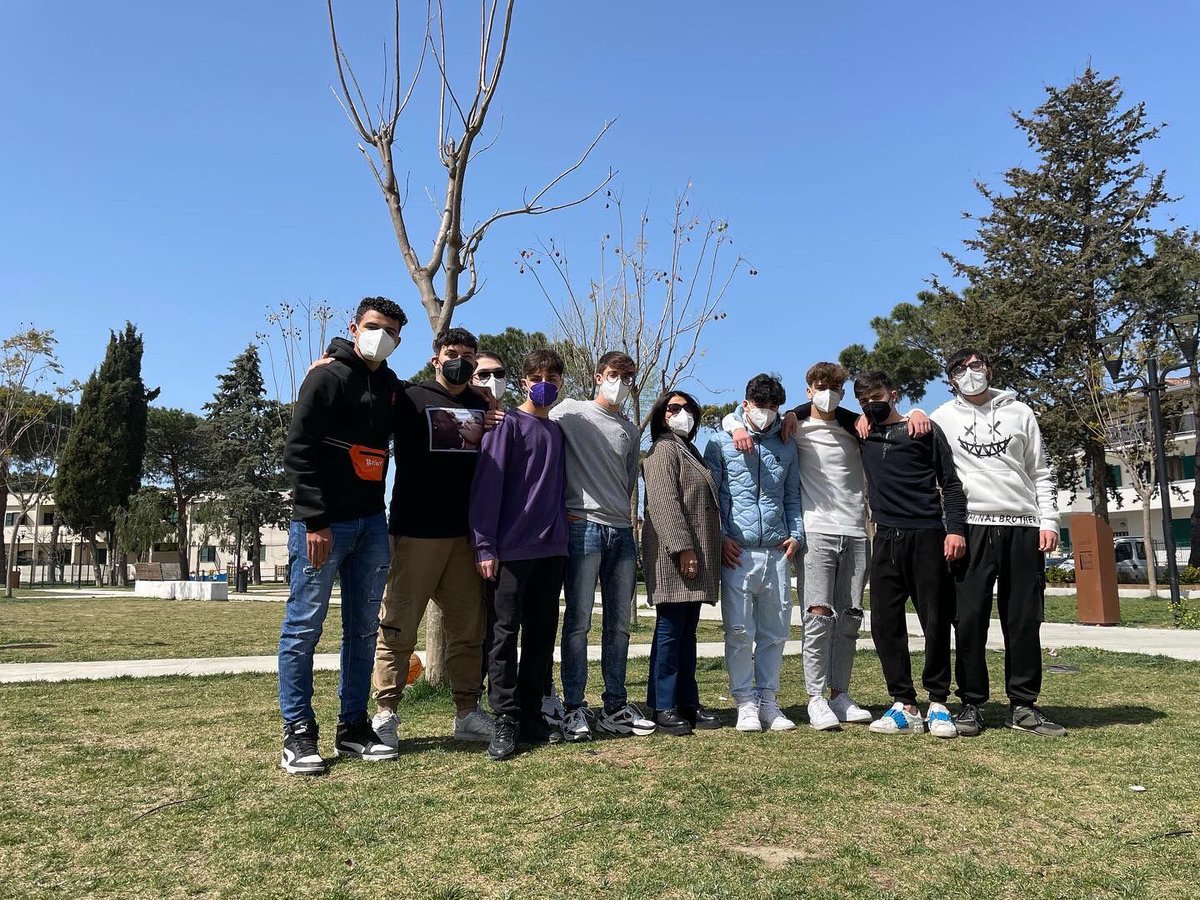 STOTW_3Asp's tweet photo. Ripercorriamo con le foto i cinque mesi trascorsi con #asoc2122 I sentimenti che abbiamo provato durante questo periodo sono stati tanti: dalla gioia allo scoramento, dall'entusiasmo alla delusione. #monithon #3Asp #liceofermiparete #ascuoladiopencoesione #opencoesione #lavoro https://t.co/o6J796uBKl