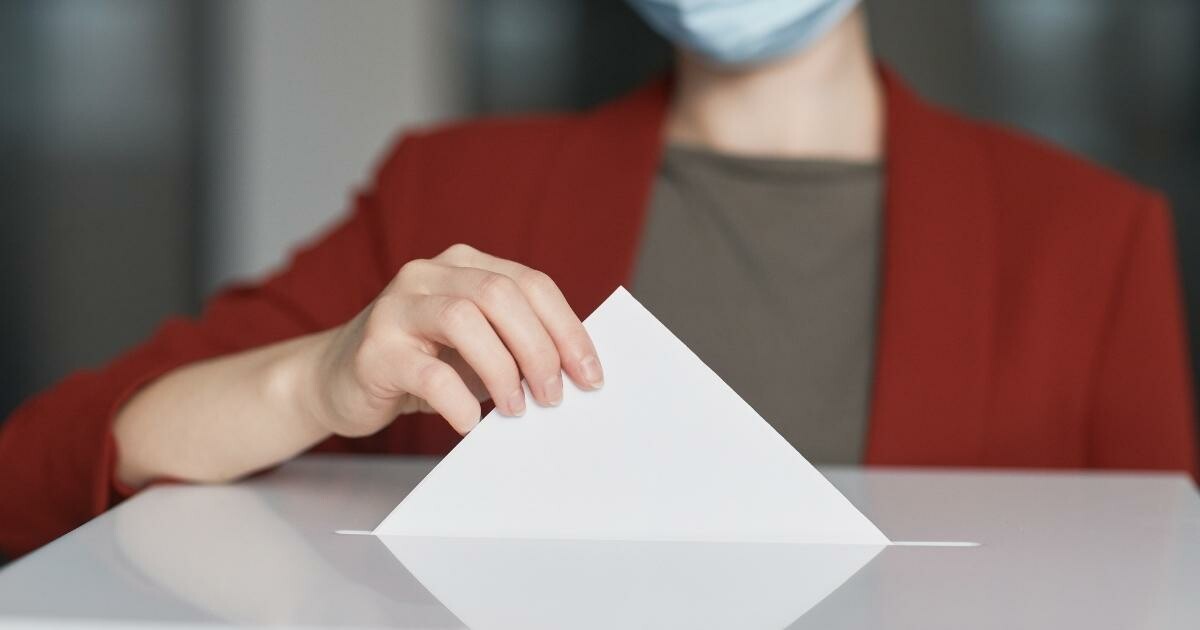 Méfiez-vous des sondages pour l'élection présidentielle !
➡️ l.mprovence.com/7C

#Election #Sondage #presidentielles2022 #Elections2022 #Vote #Politique 

<a href="/mediamento/">Dorothée Rieu</a> / <a href="/oullier/">Olivier Oullier | Impact Neuroscientist</a> / <a href="/UCAuvergne/">UCA</a> / <a href="/BFMMarseille/">BFM Marseille Provence</a>