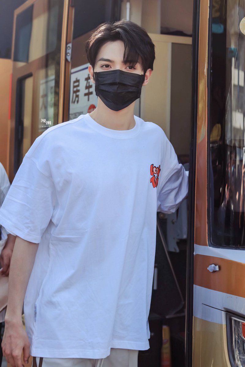 Off work 💚
© 漫溯·罗一舟
#LuoYizhou #罗一舟