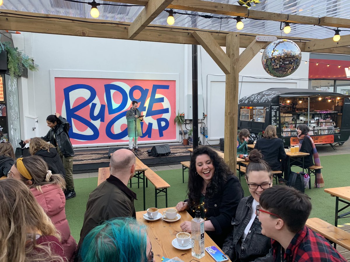 AltyArtsCltv's tweet photo. Brilliant Dani @dotto_studio who painted the new mural with #OskarwithaK @stutter_twitch for our festival launch ! Check out this course ⬇️
#typographer #manchesterartist #manchesterdesign #domestika #alty #Altrincham https://t.co/Dsc2PeqAkR