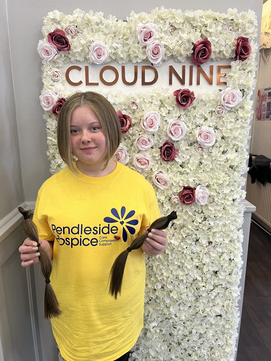 vikiniki85's tweet photo. @PendlesideHosp @thisisheart @JamieTheakston @Zoehardman Jessica did it and raised £1012 pounds for the hospice! We are so proud of her xx https://t.co/TPWEs4JHUz