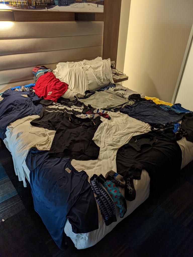 JudgyTraveler's tweet image. "Yes, we have laundry facilities," they said.

No, you have a converted housekeeping closet with exactly 1 washer/dryer for a 7-floor hotel. And the dryer seems to need over an hour to dry clothes effectively--an hour I don't have.

#LineDry