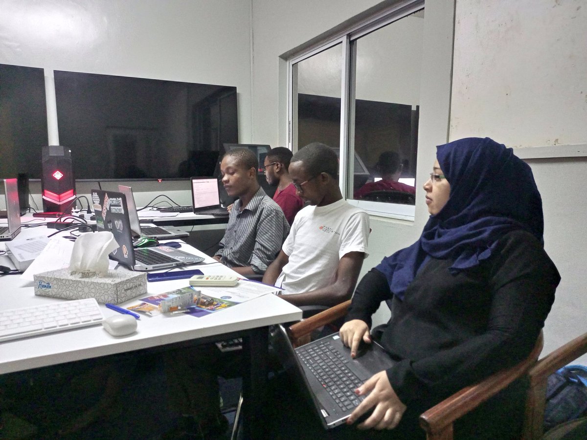 labs_validus's tweet photo. Code Fest S1E1 - 
9:30----> Case Presentation https://t.co/7gq6nDopjq